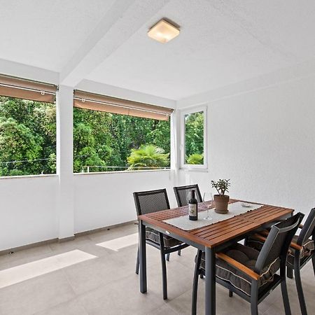 Ferienwohnung Poli Nona - Renovated In 2023 Poreč Exterior foto