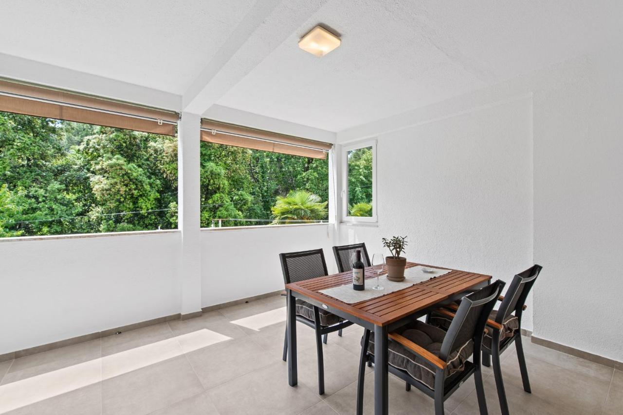 Ferienwohnung Poli Nona - Renovated In 2023 Poreč Exterior foto
