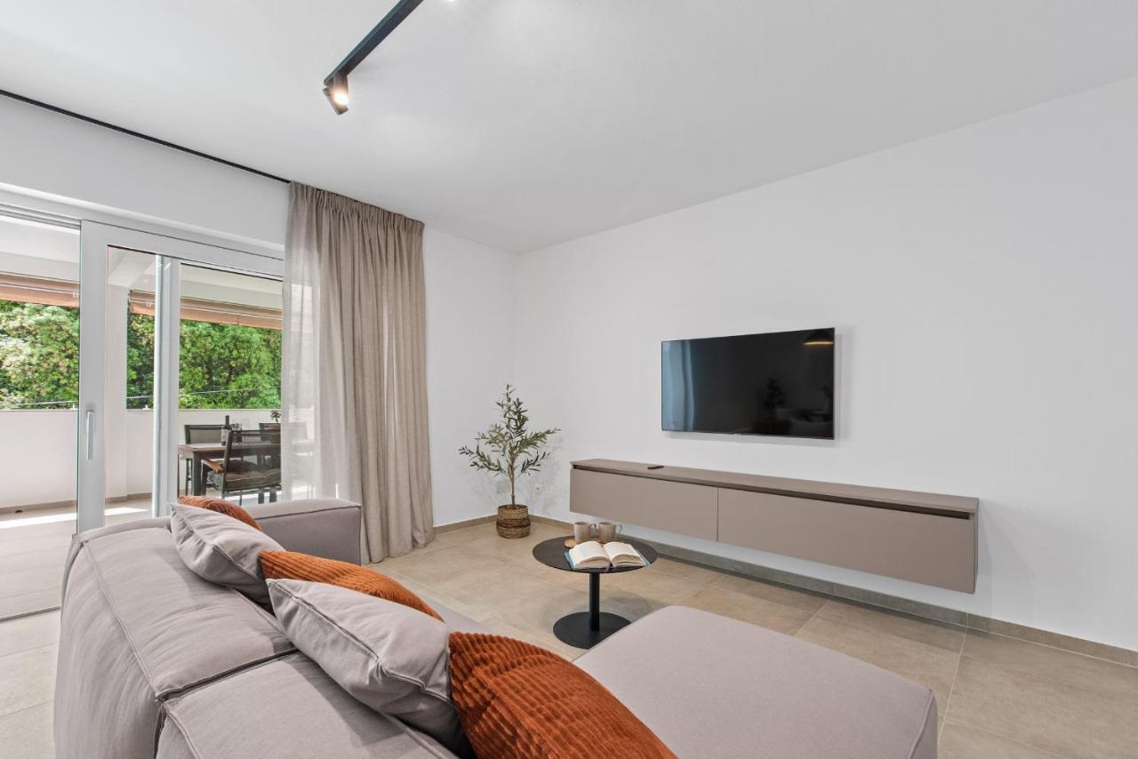 Ferienwohnung Poli Nona - Renovated In 2023 Poreč Exterior foto
