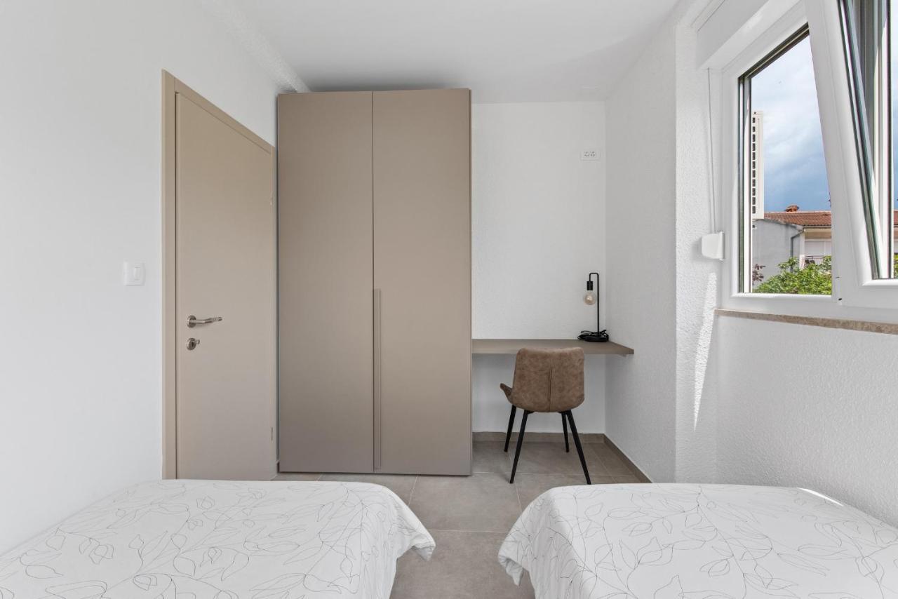 Ferienwohnung Poli Nona - Renovated In 2023 Poreč Exterior foto