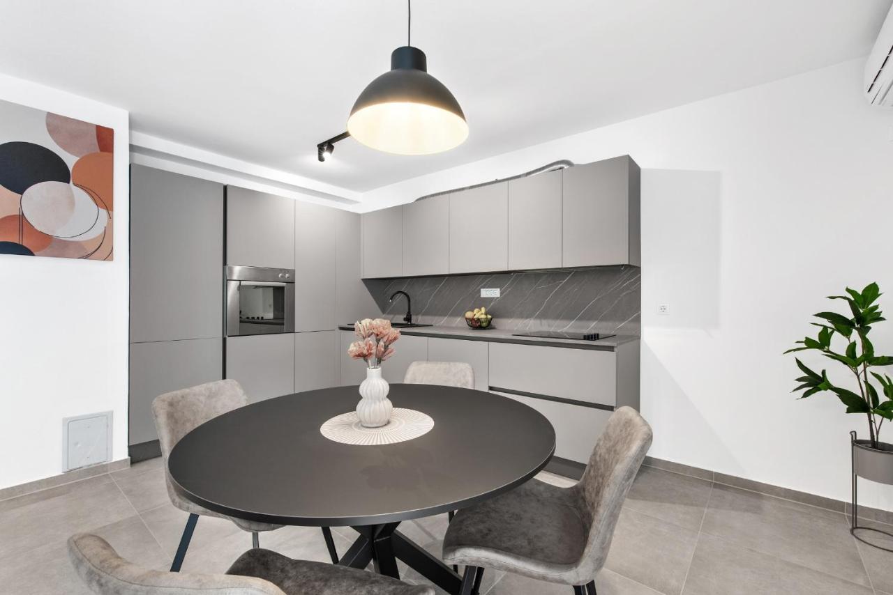 Ferienwohnung Poli Nona - Renovated In 2023 Poreč Exterior foto
