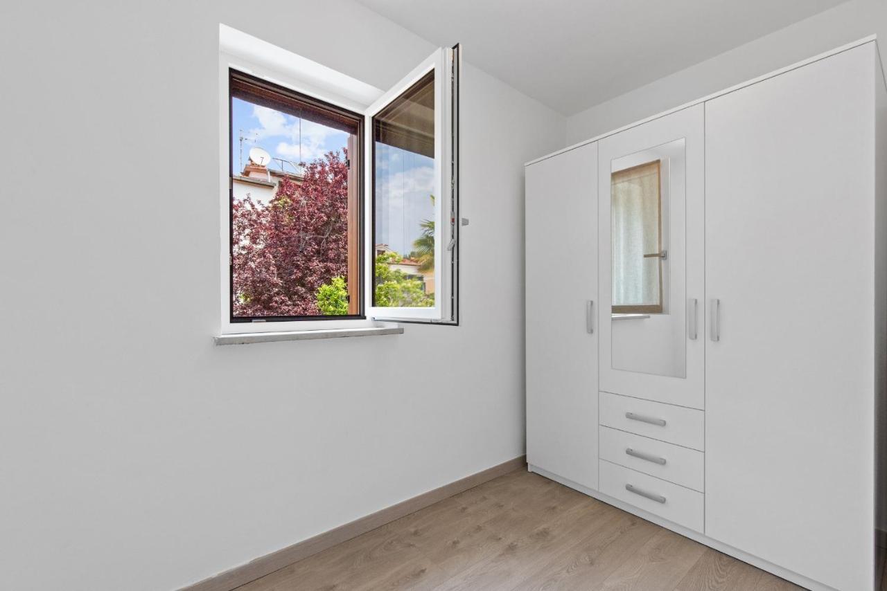 Ferienwohnung Poli Nona - Renovated In 2023 Poreč Exterior foto